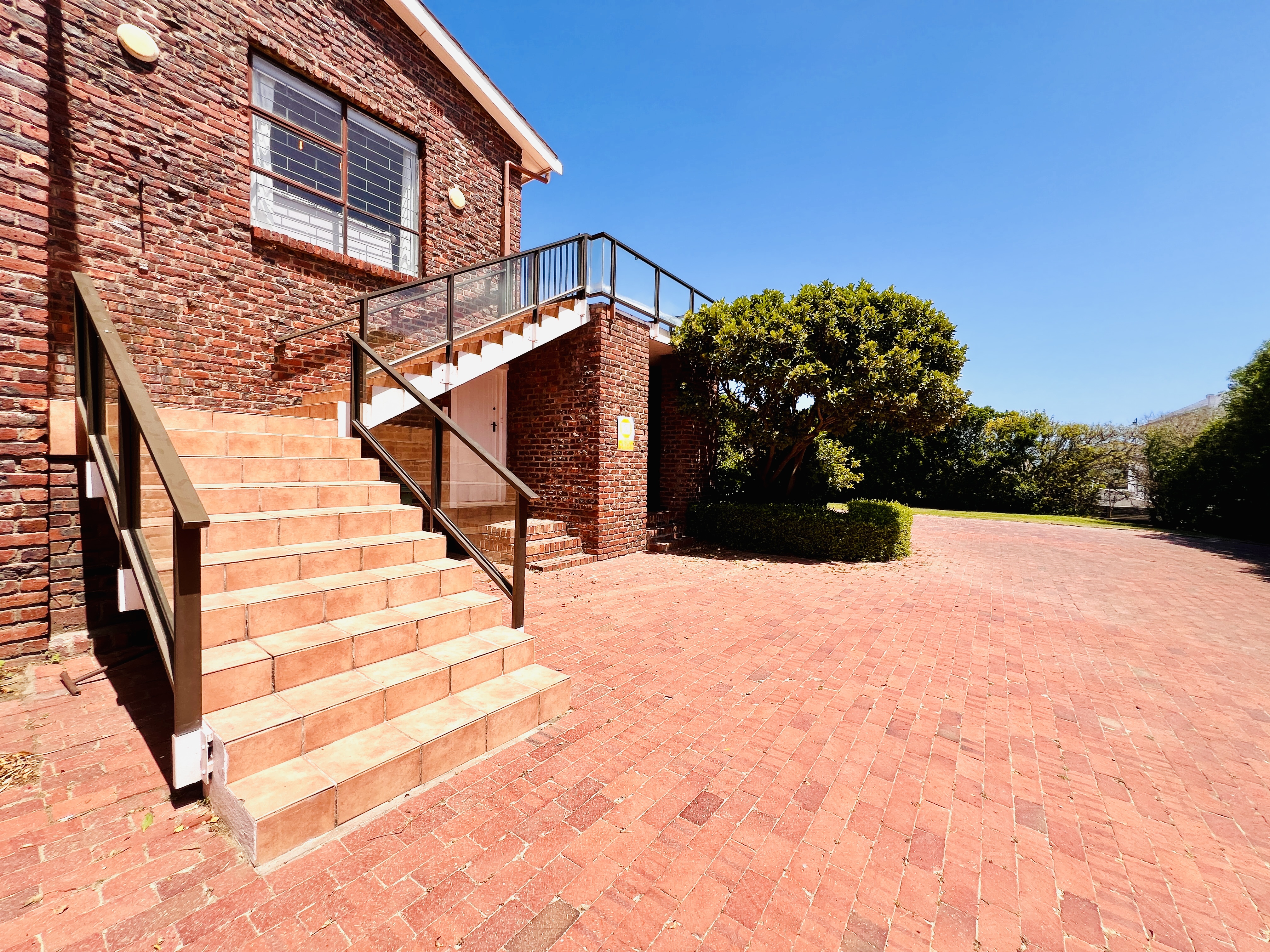 6 Bedroom Property for Sale in Middedorp Western Cape